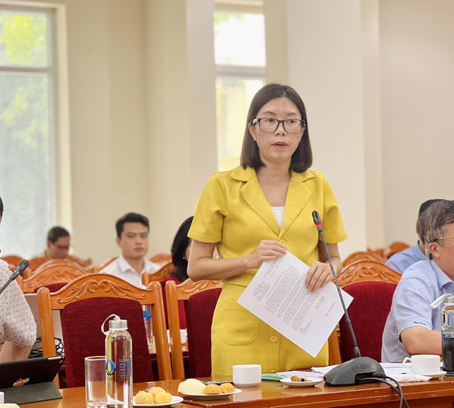 Bà Nguyễn Thị Thu Hương, Phó Cục trưởng Cục Bảo vệ Thực vật chia sẻ về tình hình sản xuất, giá phân bón. (Ảnh: PV/Vietnam+) Cung-cầu phân bón trong nước ổn định, giá vẫn giảm so với năm ngoái ảnh 2