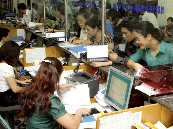 Cả nước có hơn 10.000 lao động chưa được thanh toán tiền lương. (Ảnh minh họa: Dương Ngọc/TTXVN) Thưởng Tết Âm lịch cao nhất đạt 709 triệu đồng/người ảnh 1