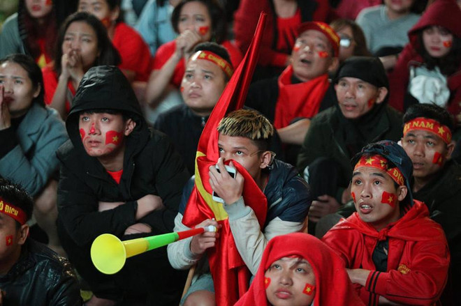 Giọt nước mắt tiếc nuối của người hâm mộ Việt Nam ảnh 7