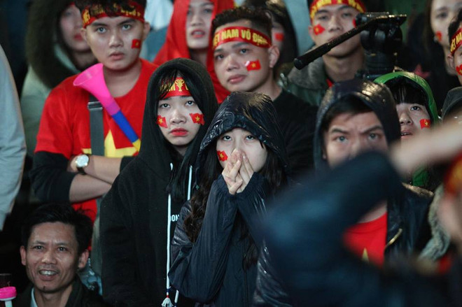 Giọt nước mắt tiếc nuối của người hâm mộ Việt Nam ảnh 3