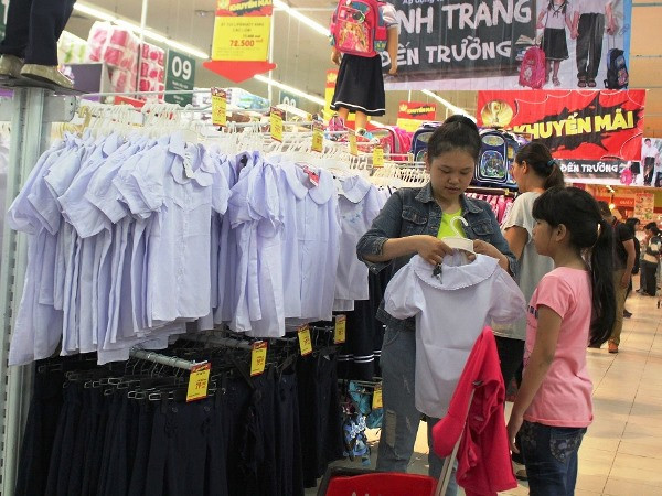 Các hệ thống siêu thị tưng bừng khuyến mãi chào năm học mới ảnh 1