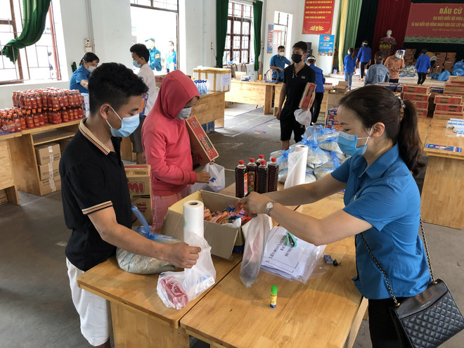Hỗ trợ hàng vạn công nhân lao động trong tâm dịch vượt qua khó khăn ảnh 1
