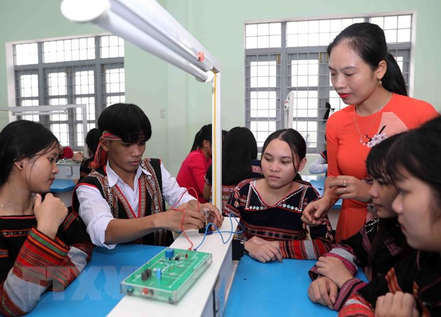 Tăng khả năng tiếp cận giáo dục cho trẻ là một trong những giải pháp giảm thiểu nguy cơ trở thành lao động trẻ em của Việt Nam. (Ảnh minh họa: PV/Vietnam+) Bảo đảm an sinh xã hội góp phần giảm nguy cơ gia tăng lao động trẻ em ảnh 1