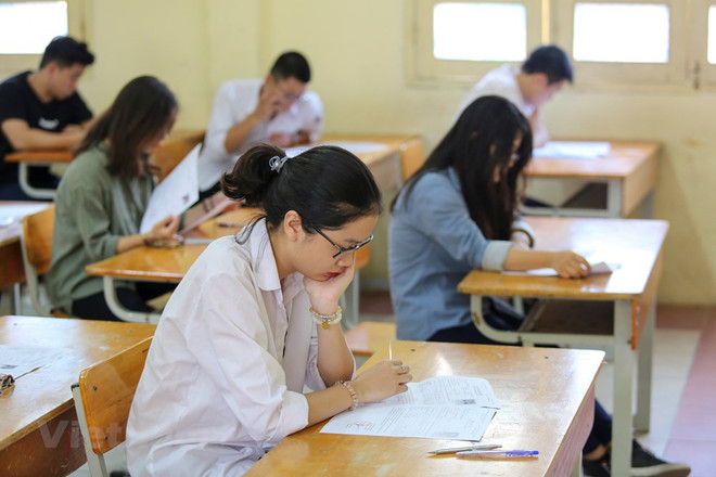 Thí sinh nhăn mặt với đề thi Tổ hợp Khoa học tự nhiên ảnh 1