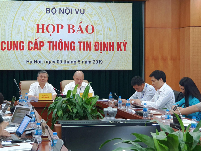 Bộ Nội vụ lý giải việc bỏ hình thức kỷ luật giáng chức với lãnh đạo ảnh 1