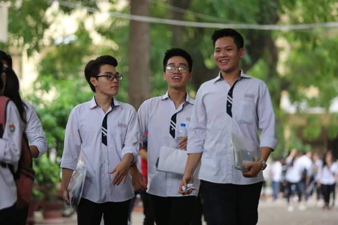 Các thí sinh thi tổ hợp Khoa học Xã hội đánh giá đề không khó. (Ảnh minh họa: Minh Sơn/Vietnam+) Đề Giáo dục công dân dễ đã "cứu" thí sinh trong buổi thi cuối cùng ảnh 1