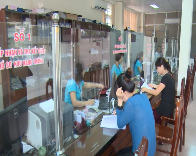 Giải quyết chế độ bảo hiểm cho người lao động. (Ảnh minh họa:PV/Vietnam+) Bảo hiểm tai nạn lao động: Đề xuất không cào bằng mức đóng ảnh 3