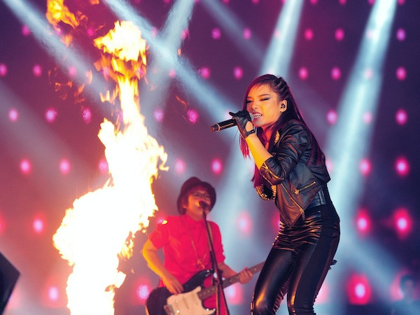 Bán kết 1 Giọng hát Việt: Giám khảo gay gắt, quyết liệt ảnh 2