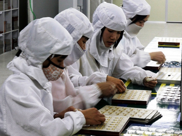 Cảnh báo về vệ sinh an toàn lao động ngành lắp ráp điện tử ảnh 2