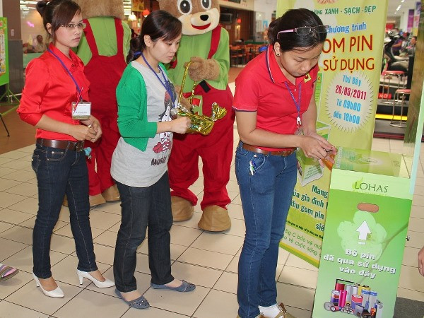Các siêu thị khuyến mãi giảm giá, tặng quà hưởng ứng Giờ Trái Đất ảnh 1