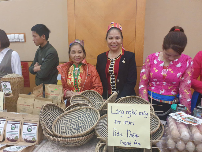 Phụ nữ dân tộc thiểu số tăng tốc giảm nghèo nhờ công nghệ 4.0 ảnh 1