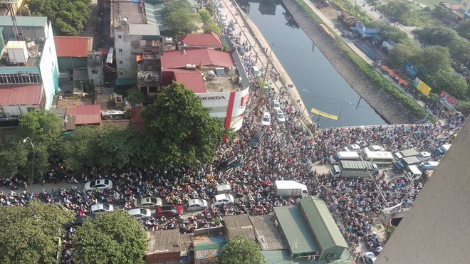 Giao thông "tê liệt," người dân khu Đại Thanh bất lực trong giờ đi làm ảnh 1