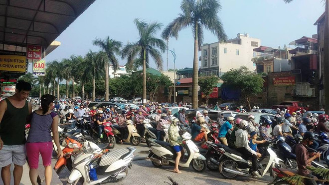 Giao thông "tê liệt," người dân khu Đại Thanh bất lực trong giờ đi làm ảnh 5