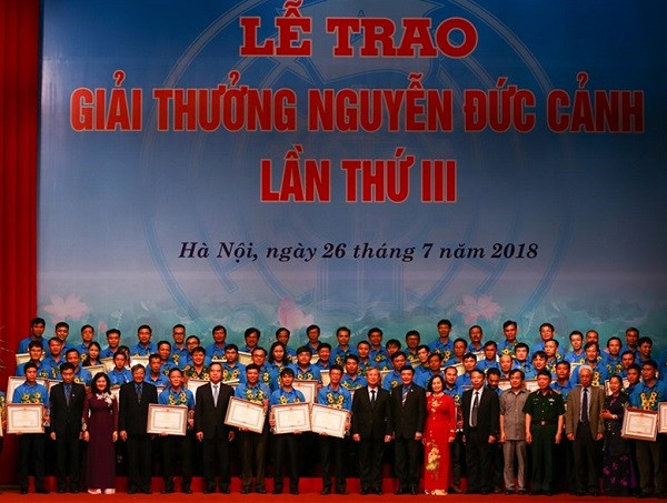 Trao giải thưởng cho 70 công nhân, kỹ sư có sáng kiến xuất sắc ảnh 1