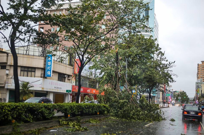 [Photo] Bão Megi đổ bộ vào Đài Loan làm hơn 30 người bị thương ảnh 6