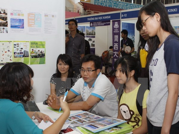 Tỷ lệ thất nghiệp trong nhóm trình độ đại học-cao đẳng đột ngột giảm ảnh 1