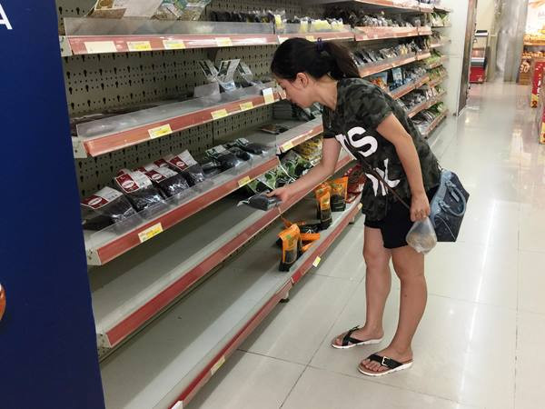 Siêu thị Fivimart đìu hiu chờ sát nhập vào hệ thống Vinmart ảnh 1