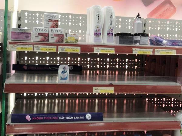 Siêu thị Fivimart đìu hiu chờ sát nhập vào hệ thống Vinmart ảnh 2