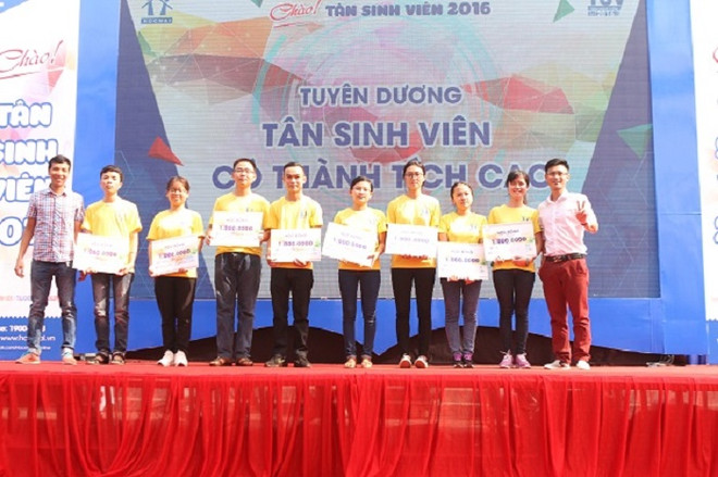 Hàng trăm tân sinh viên cùng thảo luận về học tập tích cực và chủ động ảnh 3