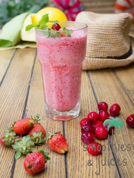 Sinh tố nam việt quất-dâu tây ngon mà lạ. (Ảnh: Smoothies Juices) Bốn loại sinh tố kết hợp từ quả "ngoại" và " trái cây nội ảnh 1