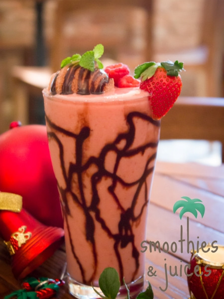 Phúc bồn tử dâu kem chocolate mát lạnh. (Ảnh: Smoothies Juices) Bốn loại sinh tố kết hợp từ quả "ngoại" và " trái cây nội ảnh 2