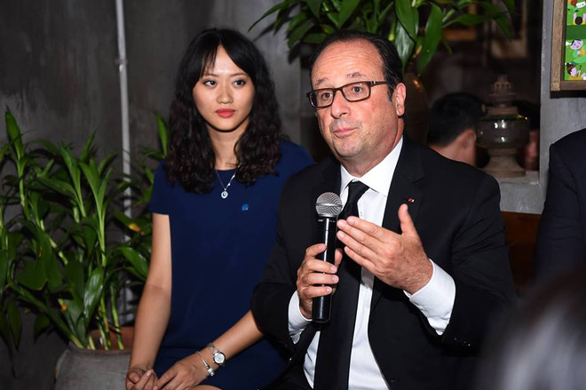 Tổng thống Pháp Hollande ghé thăm quán Càphê Cộng trên phố Mã Mây ảnh 7