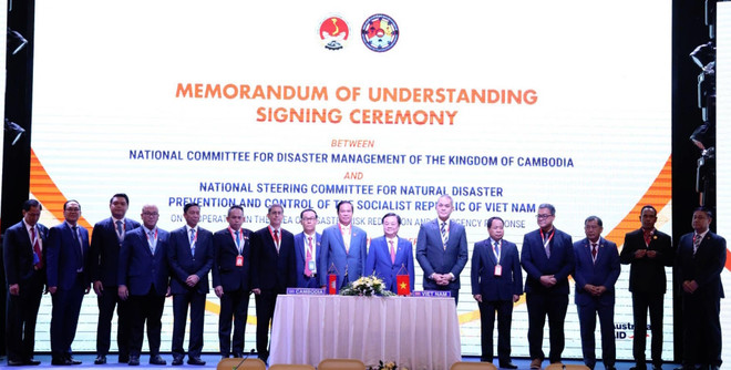 Việt Nam và Campuchia ký kết hợp tác về giảm nhẹ rủi ro thiên tai ảnh 2