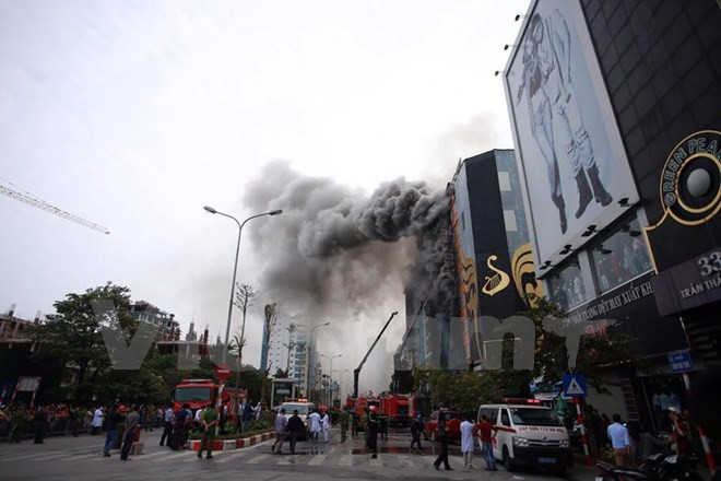 Quán karaoke cháy ở phố Trần Thái Tông không đủ điều kiện kinh doanh ảnh 1