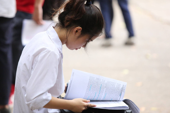 Các sỹ tử hồi hộp với môn Ngữ Văn của kỳ thi tốt nghiệp THPT ảnh 2