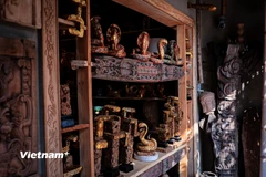 Tượng rắn sơn mài trên đá ong: Những tác phẩm độc đáo đón Xuân Ất Tỵ