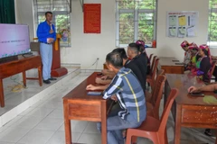 Lớp tập huấn Bình dân học vụ số tại tỉnh Quảng Ninh. (Ảnh: Mặt trận Tổ quốc tỉnh Quảng Ninh)