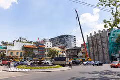 Không gian mới tại phố đi bộ Hồ Gươm sau khi tòa "Hàm cá mập" được tháo dỡ 
