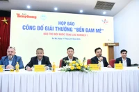 Ban tổ chức họp báo công bố giải thưởng. (Ảnh: PV/Vietnam+)