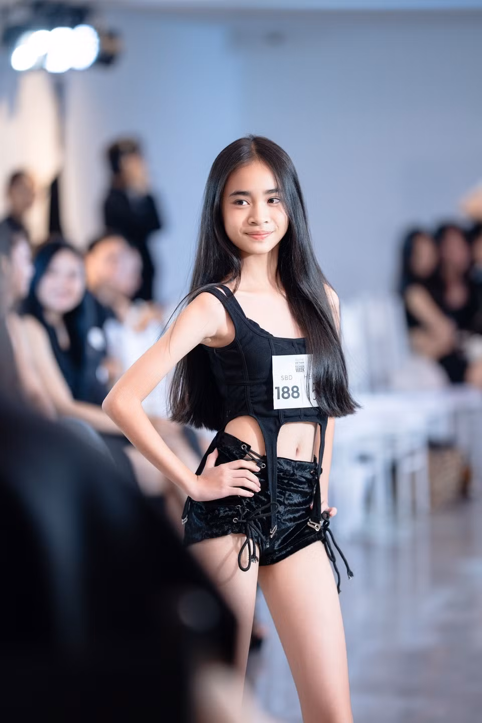 Hàng trăm người mẫu đã tham gia buổi tuyển chọn cho mùa Vietnam International Fashion Week 2026 cuối tuần qua. (Ảnh: BTC)
