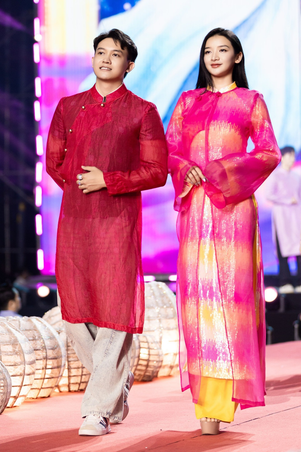 Tham gia trình diễn còn có dàn Hoa - Á hậu, Nam vương trong nước lẫn quốc tế như Thanh Thủy, Tiểu Vy, Bảo Ngọc, Lương Thùy Linh, Lê Hoàng Phương, Đoàn Thiên Ân, Phạm Tuấn Ngọc… (Ảnh: CTV/Vietnam+)