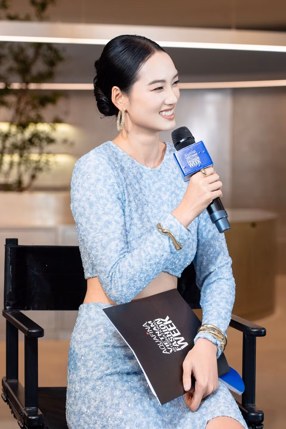 Á hậu Quỳnh Anh tỏa sáng tại buổi tuyển chọn cho nhà thiết kế Adrian Anh Tuấn. (Ảnh: BTC)