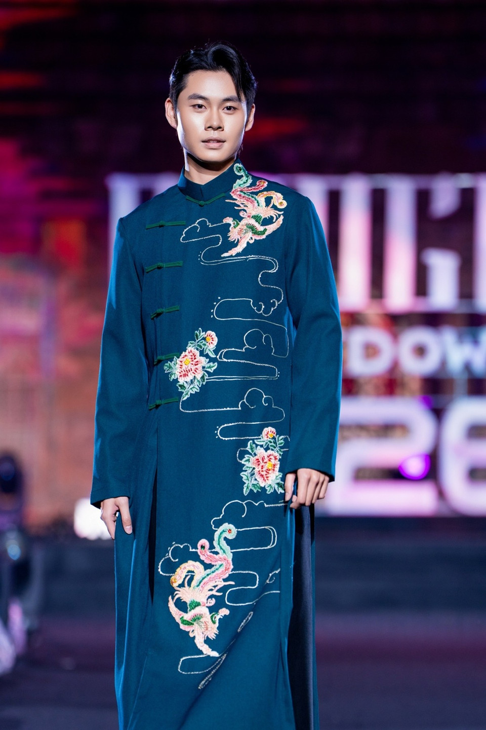 Một thiết kế trong bộ sưu tập của Cao Minh Tiến. (Ảnh: CTV/Vietnam+)