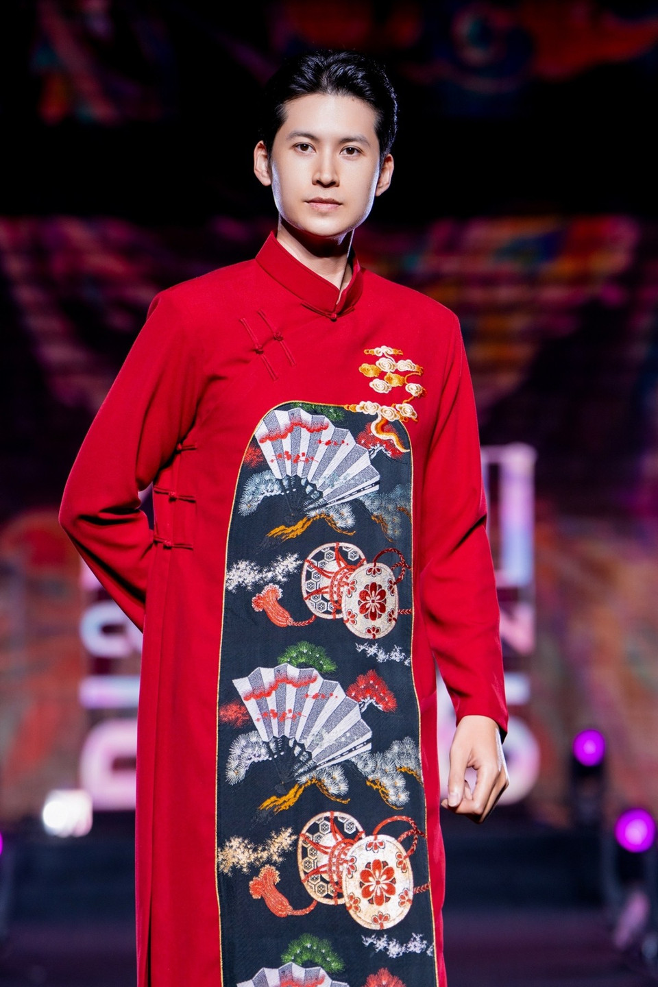 Một thiết kế trong bộ sưu tập của Cao Minh Tiến. (Ảnh: CTV/Vietnam+)