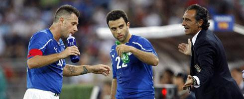 [Infographics] Prandelli phủ nhận tin sẽ loại Cassano và Rossi ảnh 1