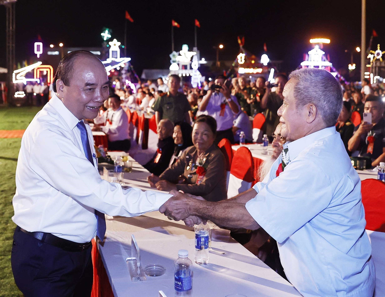 [Photo] Chủ tịch nước dự lễ Kỷ niệm 50 năm chiến thắng Cấm Dơi ảnh 4