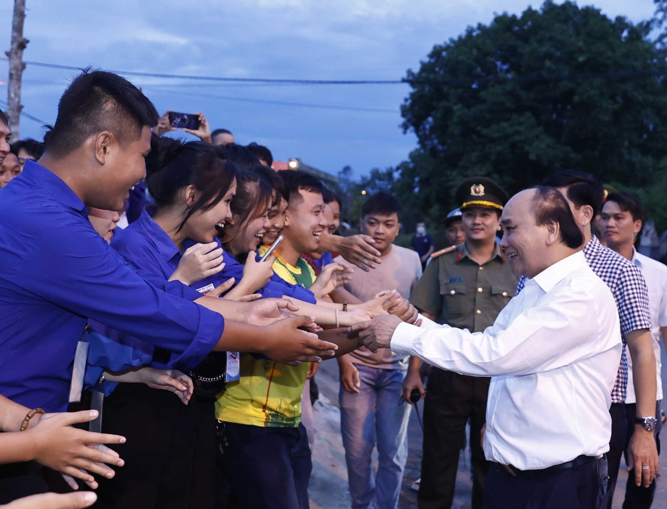 [Photo] Chủ tịch nước dự lễ Kỷ niệm 50 năm chiến thắng Cấm Dơi ảnh 12