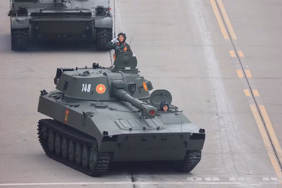 Dàn xe tăng hiện đại trong lễ diễu binh, diễu hành. (Ảnh: PV/Vietnam+)
