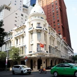 Một khách sạn 5 sao tại trung tâm Thành phố Hồ Chí Minh. (Ảnh: Hồng Đạt/TTXVN)