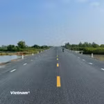 Tuyến đường Quốc lộ 1 đoạn qua tỉnh Cà Mau. (Ảnh: Việt Hùng/Vietnam+)