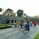 Báo chí-truyền thông đóng vai trò quan trọng trong việc xây dựng người Hà Nội thanh lịch, văn minh. (Ảnh minh họa: TTXVN)