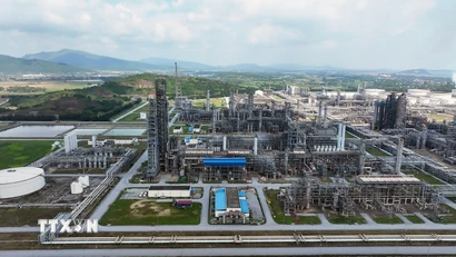 Nhà máy lọc hóa dầu Nghi Sơn nằm trong khu kinh tế Nghi Sơn, phường Nghi Sơn, tỉnh Thanh Hóa. (Ảnh: Vũ Sinh/TTXVN)