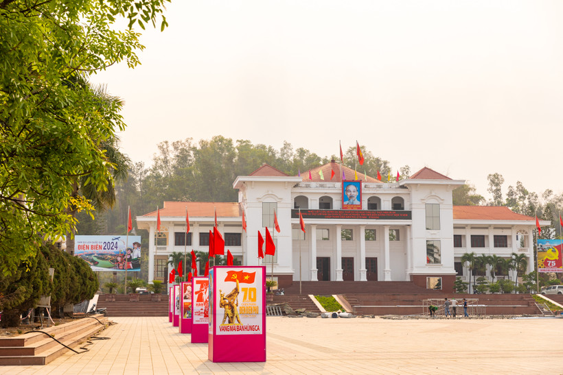 Tỉnh Điện Biên đã chuẩn bị đầy đủ cơ sở vật chất, hạ tầng để đón hàng trăm ngàn du khách đến tham dự Lễ kỷ niệm 70 năm. (Ảnh: Minh Sơn/Vietnam+)