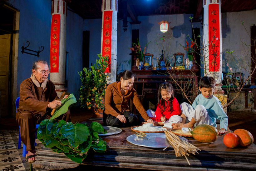 Dịp cận Tết, Canon Việt Nam đã tổ chức một sự kiện trải nghiệm thế hệ máy ảnh và ống kính mới cho các nhiếp ảnh gia bằng cách tái hiện không gian Tết Bắc Bộ ngày xưa. (Ảnh: PV/Vietnam+)