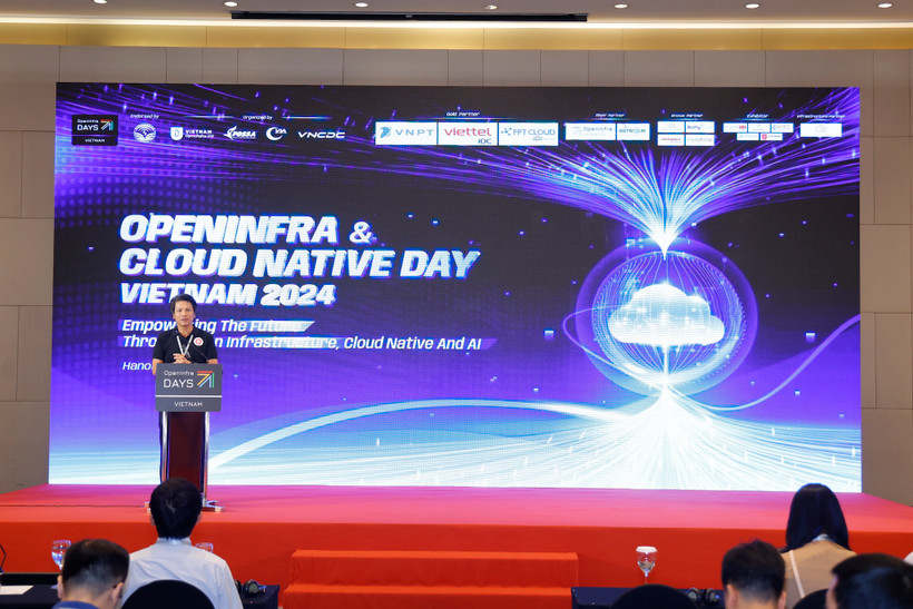 Ông Vũ Thế Bình - Phó Chủ tịch kiêm Tổng thư ký Hiệp hội Internet Việt Nam phát biểu tại sự kiện. (Ảnh: Hiệp hội Internet Việt Nam)