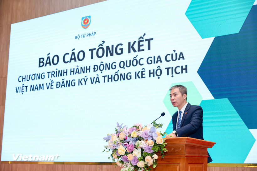 Ông Nhâm Ngọc Hiển - Phó Cục trưởng Cục Hộ tịch, quốc tịch, chứng thực của Bộ Tư pháp. (Ảnh: Minh Sơn/Vietnam+)